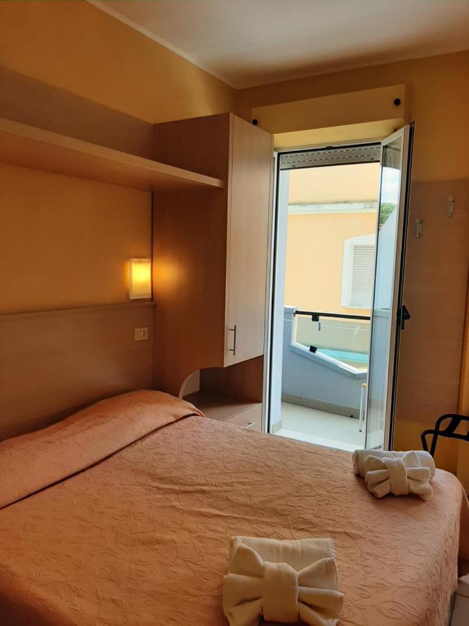 Hotel Originale Rimini Exterior foto