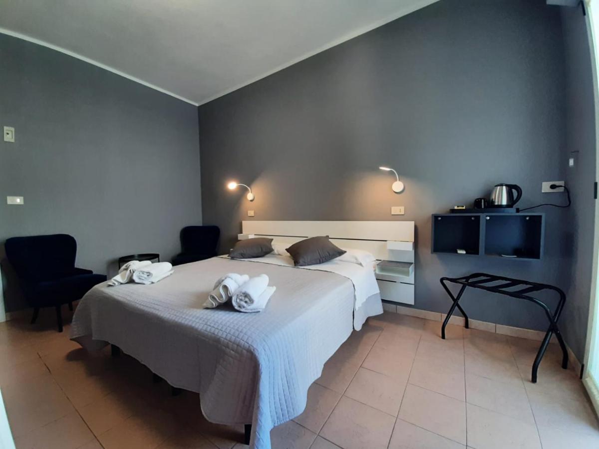 Hotel Originale Rimini Exterior foto